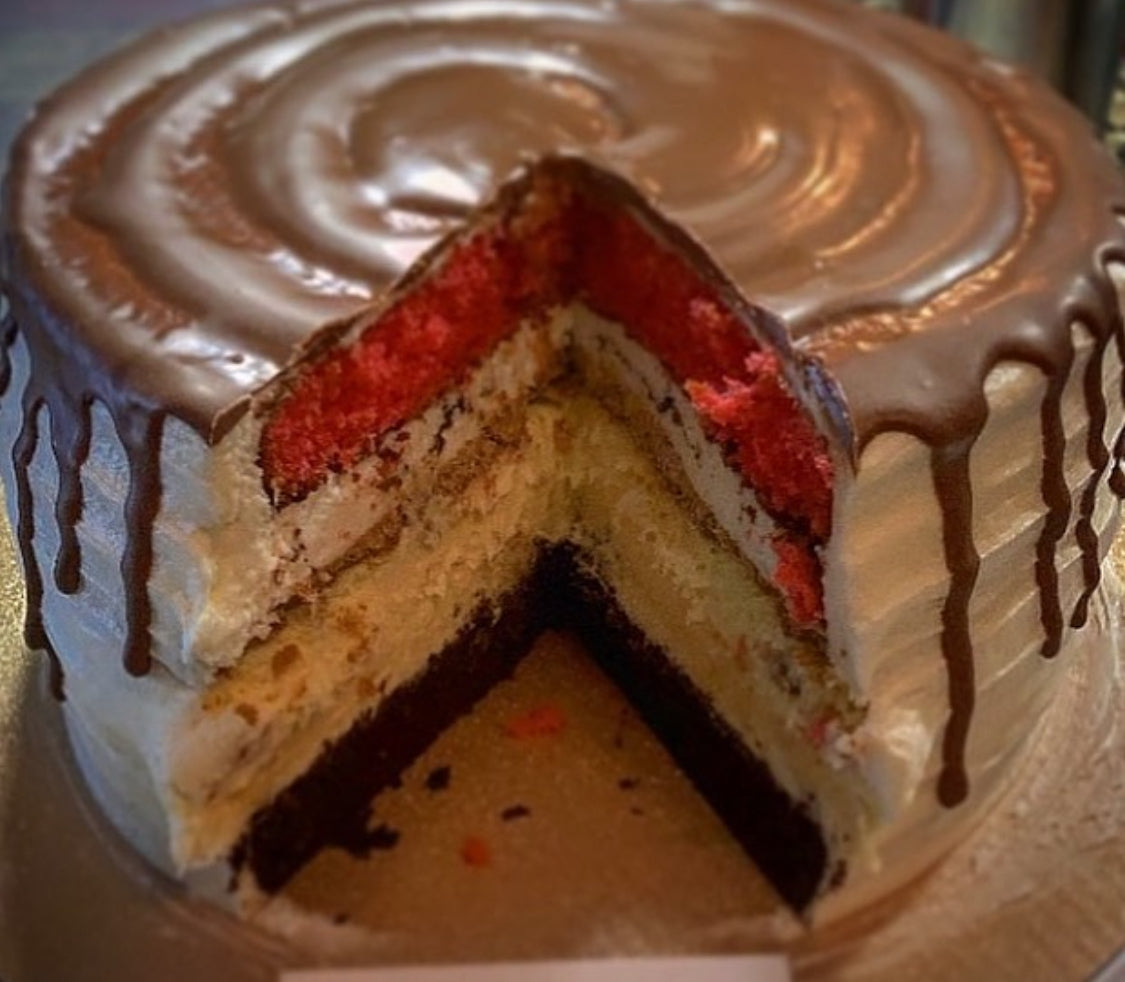 Neapolitan cheesecake cake 